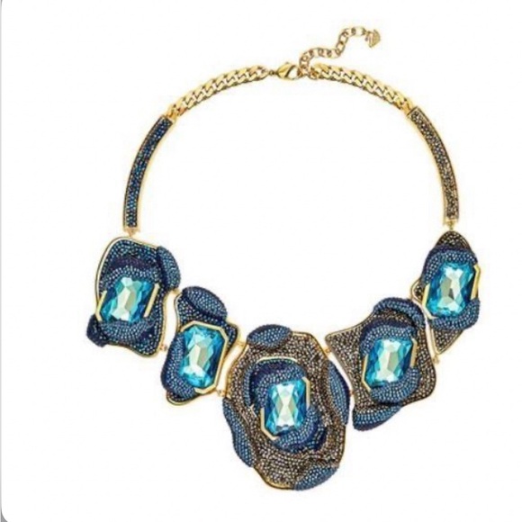 Authentic Swarovski Necklace. - Picture 8 of 17